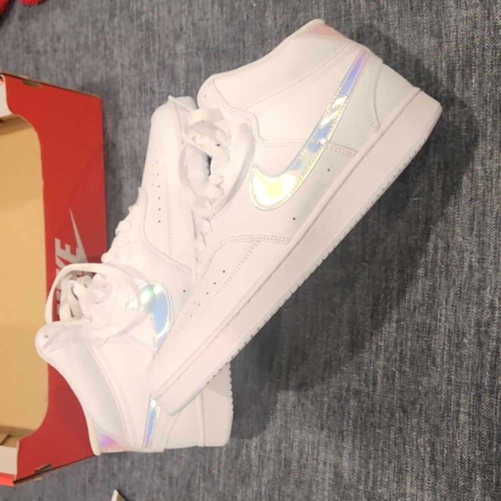 NIKE Court Vision Mid Holographic Sz10